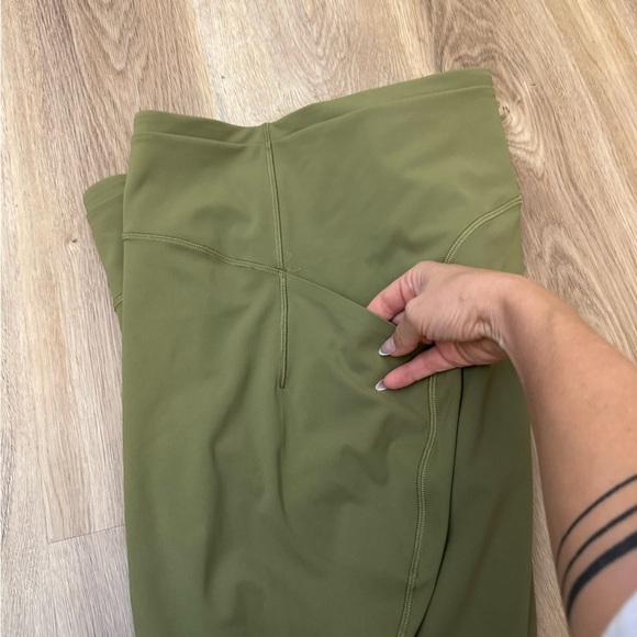 Lululemon Swift Speed High-Rise Crop 21"
Bronze Green size 20 - Picture 7 of 11
